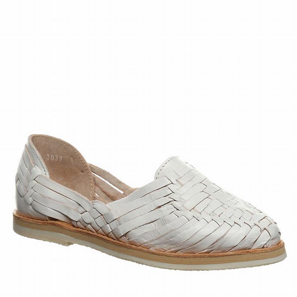 White Bearpaw Silvia Women Sandals | RRG8325ZX